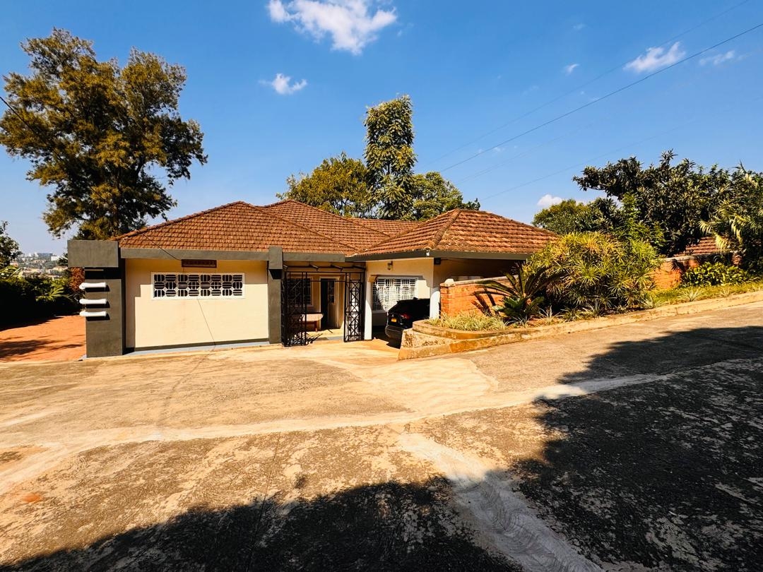 Kiyovu big plot house for sale in Kigali House in Rwanda