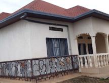 Kigali Big Plot and house for sale in Kabeza - Image 5