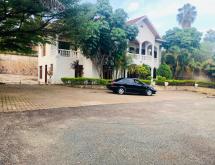 Kigali Kimihurura house for sale with big plot - Image 4