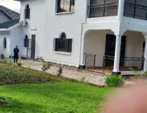 Kigali Unfurnished family Villa for rent in Gacuriro  - Image 3