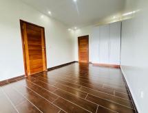 Kigali unfurnished house for rent in Kimihurura - Image 5