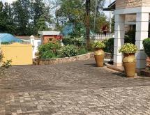 Kigali Pool house available for rent in Kiyovu near National Bank of Rwanda  - Image 3