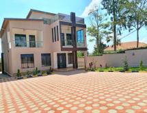 Kigali unfurnished house for rent in Nyarutarama  - Image 1