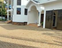 Kigali Unfurnished family Villa for rent in Gacuriro  - Image 2