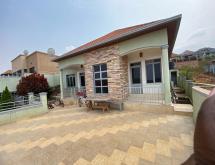 Kigali house for sale in Karembure - Image 2