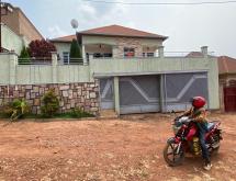 Kigali house for sale in Karembure - Image 5