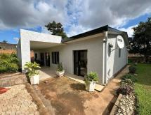 Kigali spacious house available for rent in Kimihurura - Image 2