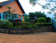 EP 070 kiyovu  Kiyovu very nice unfurnished house for rent with swimming pool in Kigali rwanda. - Image 1
