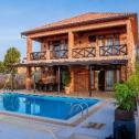 Pool villa available for rent in Rebero