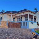 Kigali large ensuite apartment for rent in Kimihurura