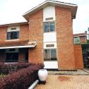 Kigali unfurnished house for rent in Gacuriro 